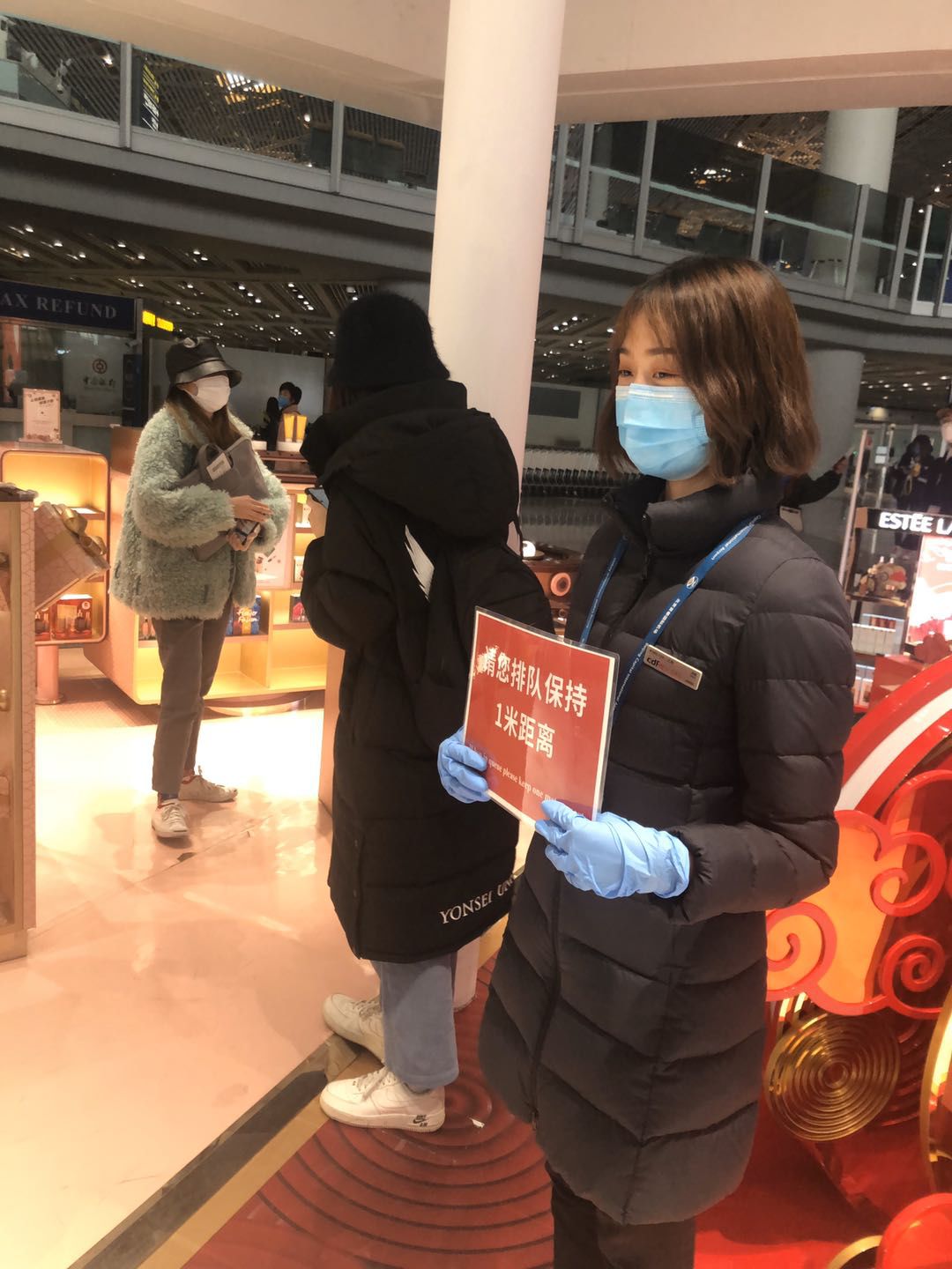 【中國免稅人在行動(dòng)·一線直擊篇】之十五： 不畏艱險(xiǎn)戰(zhàn)疫情，無私奉獻(xiàn)顯大愛